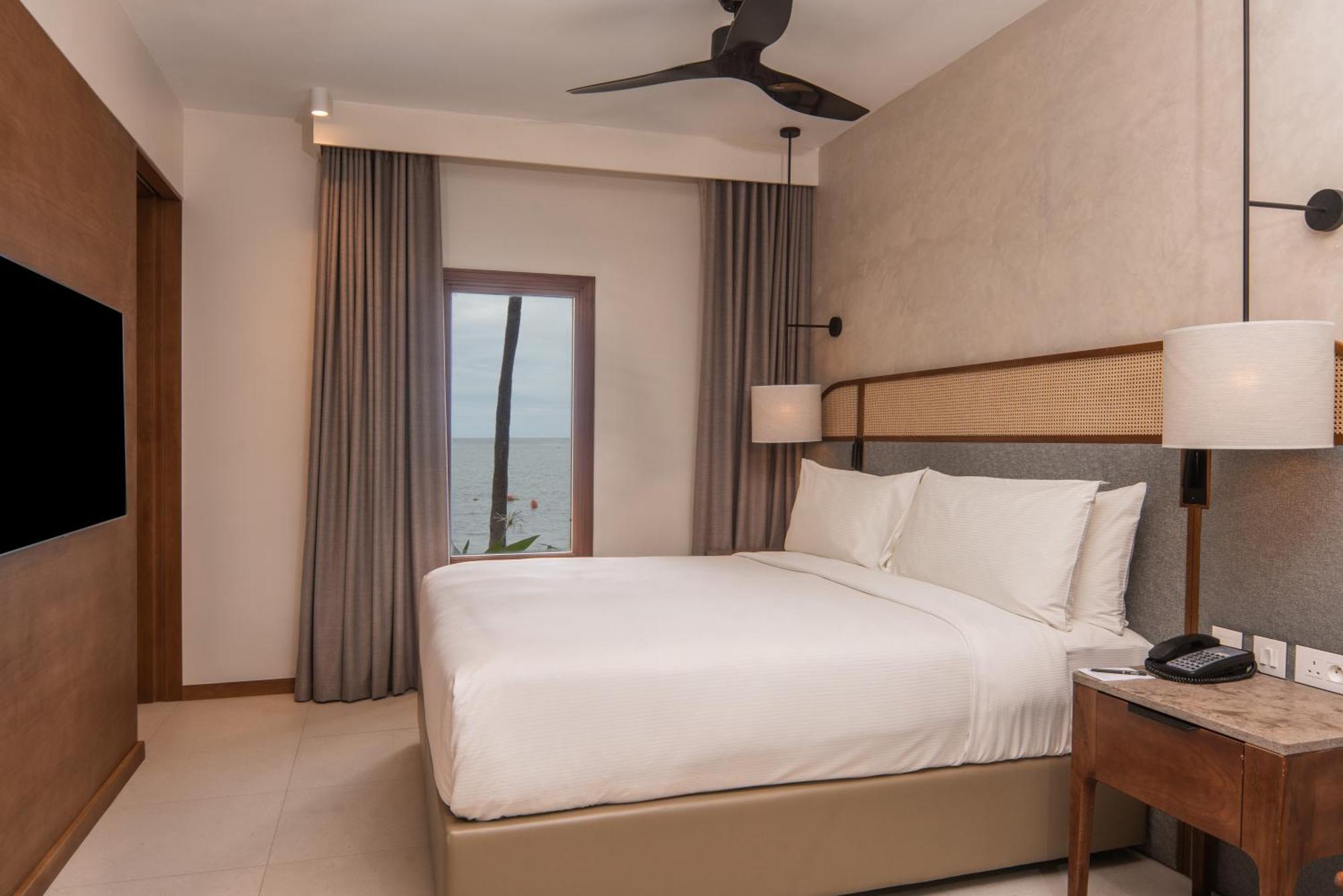 Beachfront Junior Suite