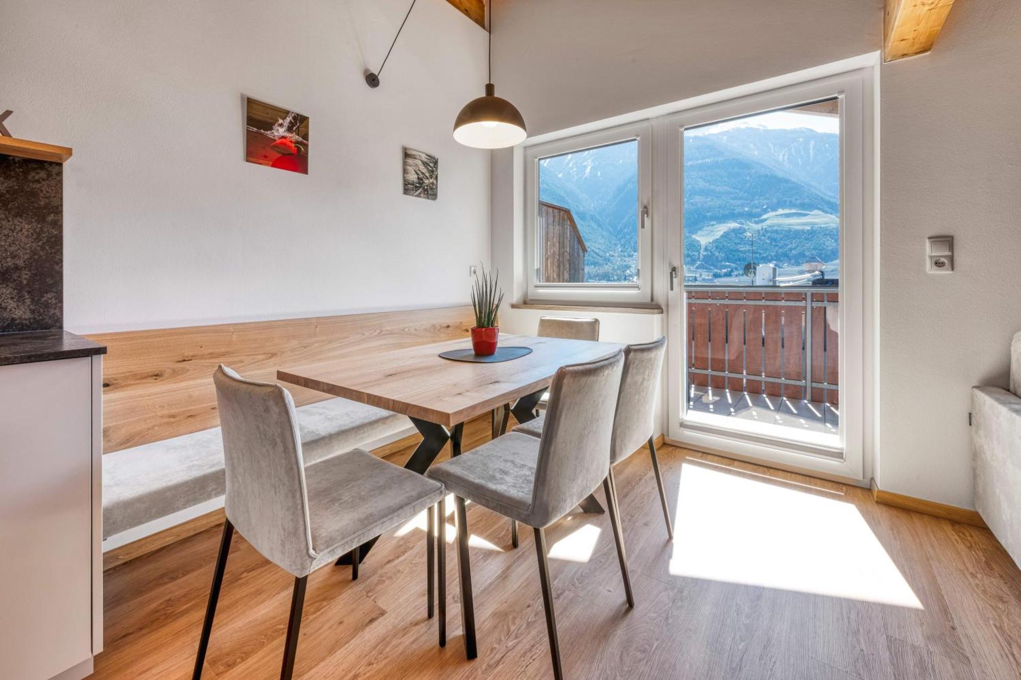 Apartment Mountain View