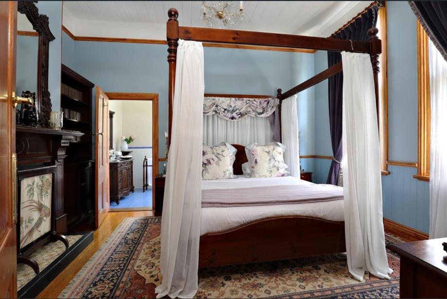 Deluxe King Room with Spa Bath