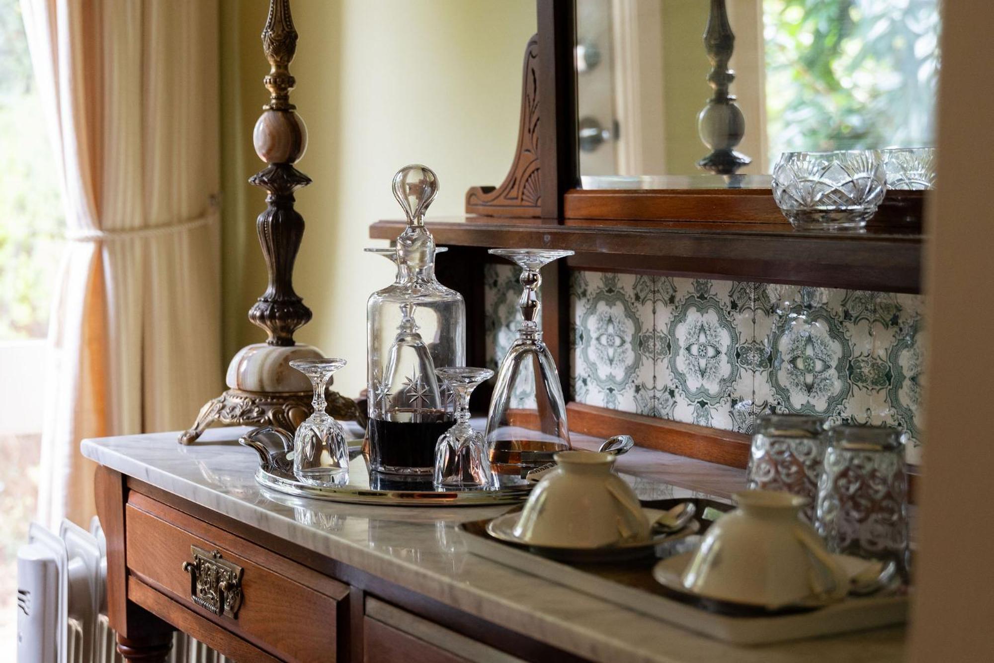 Deluxe Queen Suite with Spa Bath