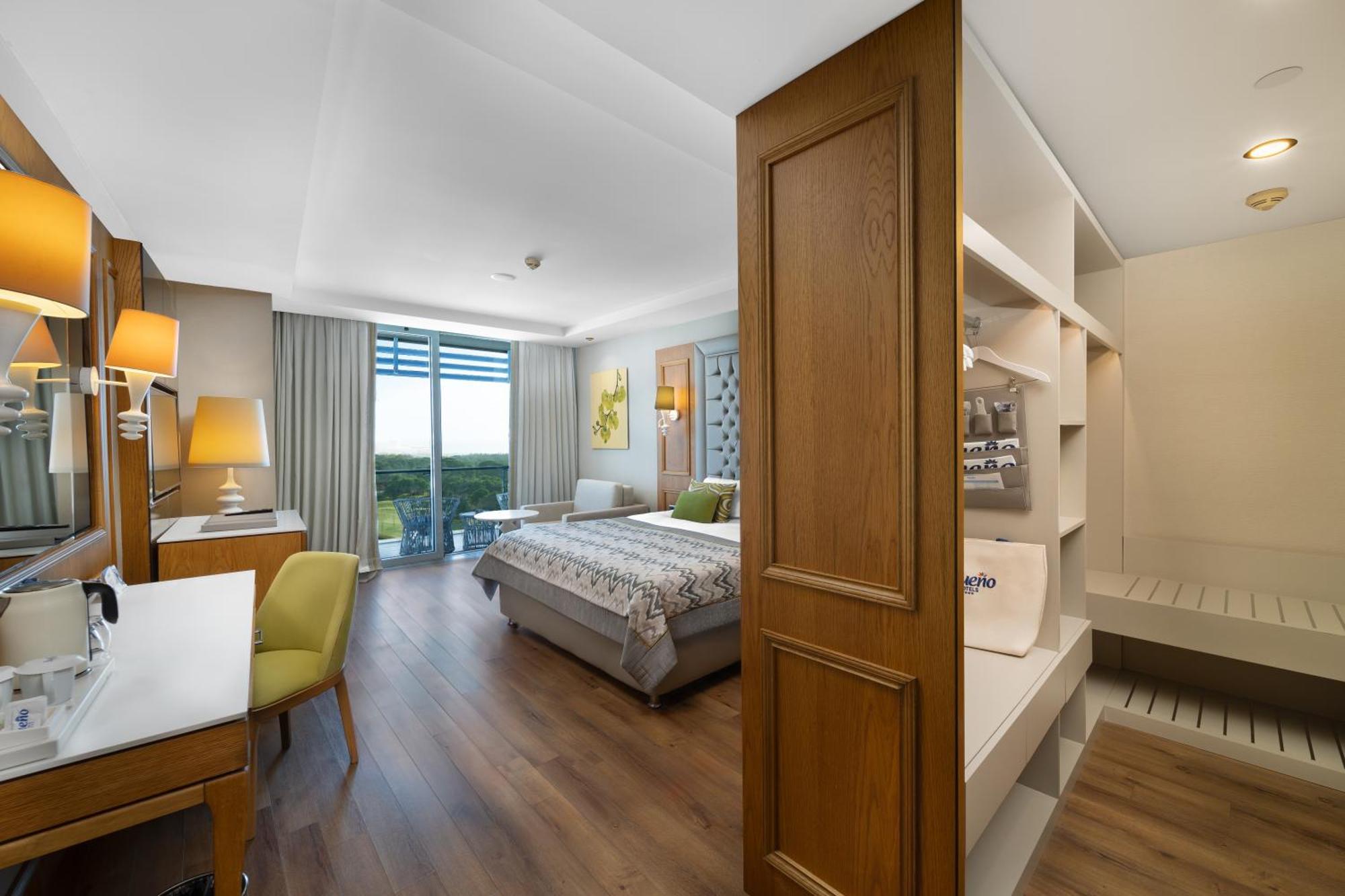 Suite Deluxe con vistas a los terrenos y al campo de golf
