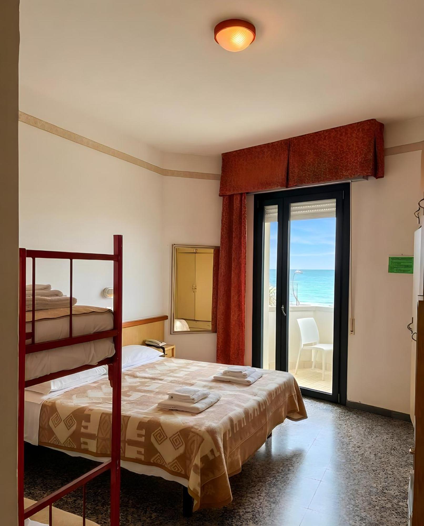 Chambre Triple avec Vue sur le Front de Mer