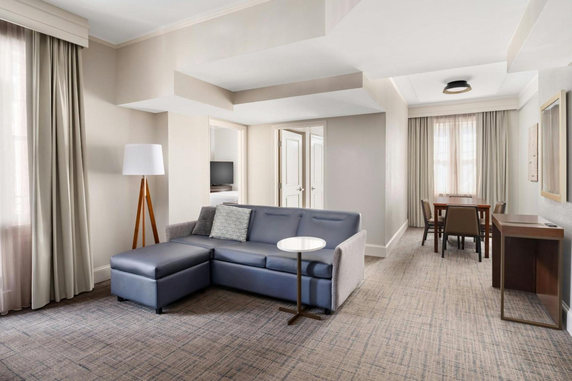 One-Bedroom Queen Suite Sofa Bed