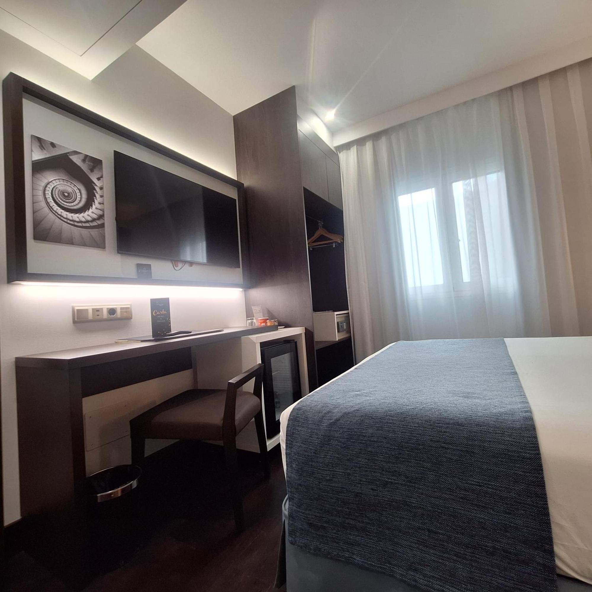 Basic double or single room