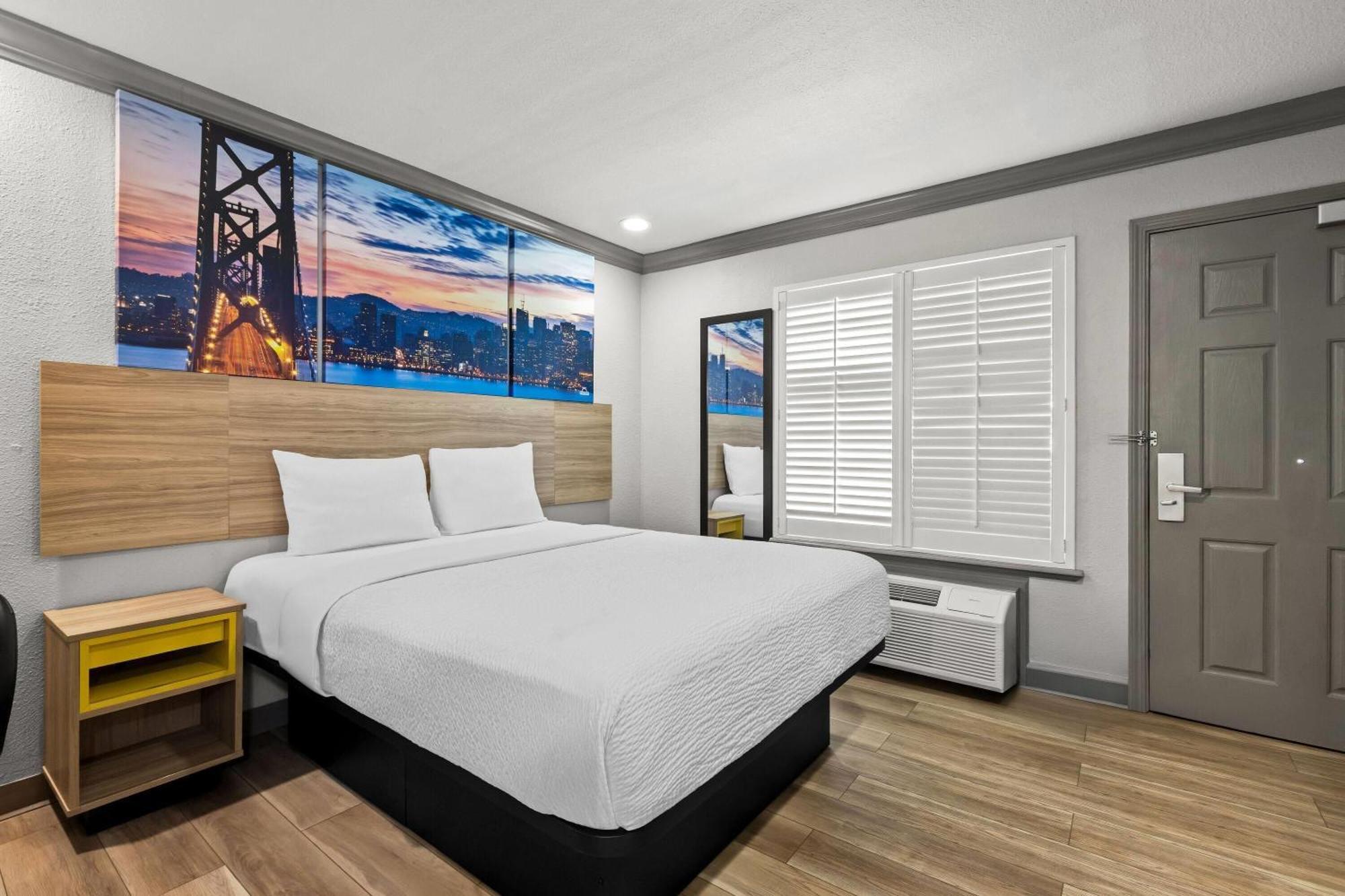 Queen Room - Disability Access/Non-Smoking