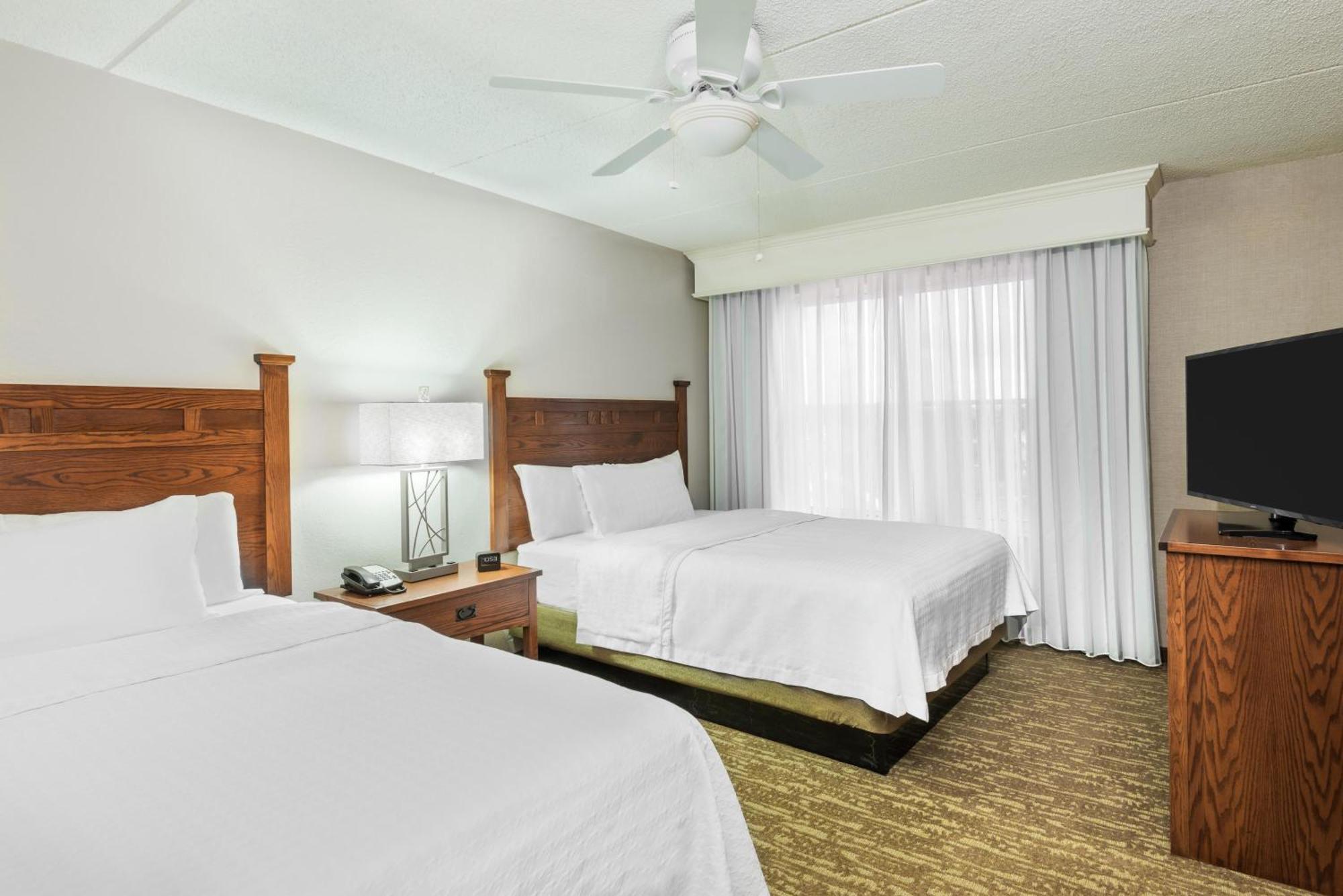 Queen Suite with Two Queen Beds - Mobility Access/Non-Smoking