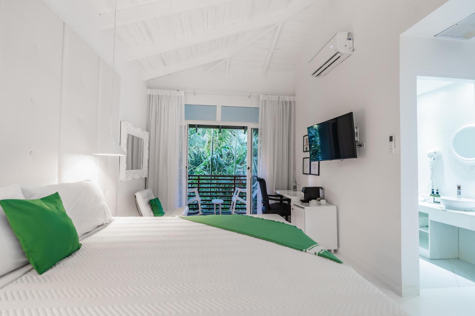 Deluxe Room King Bed