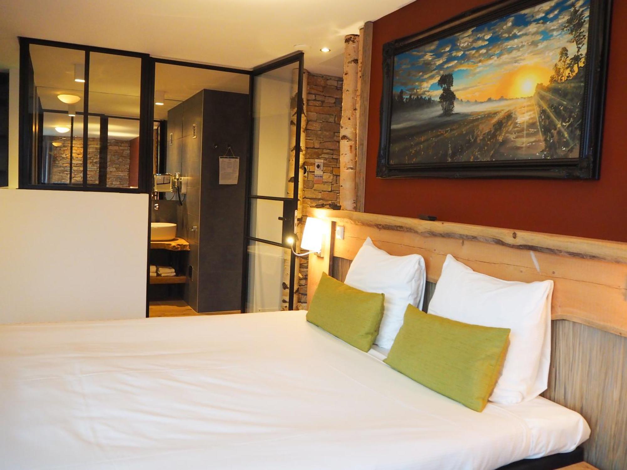 Deluxe room spa facilities