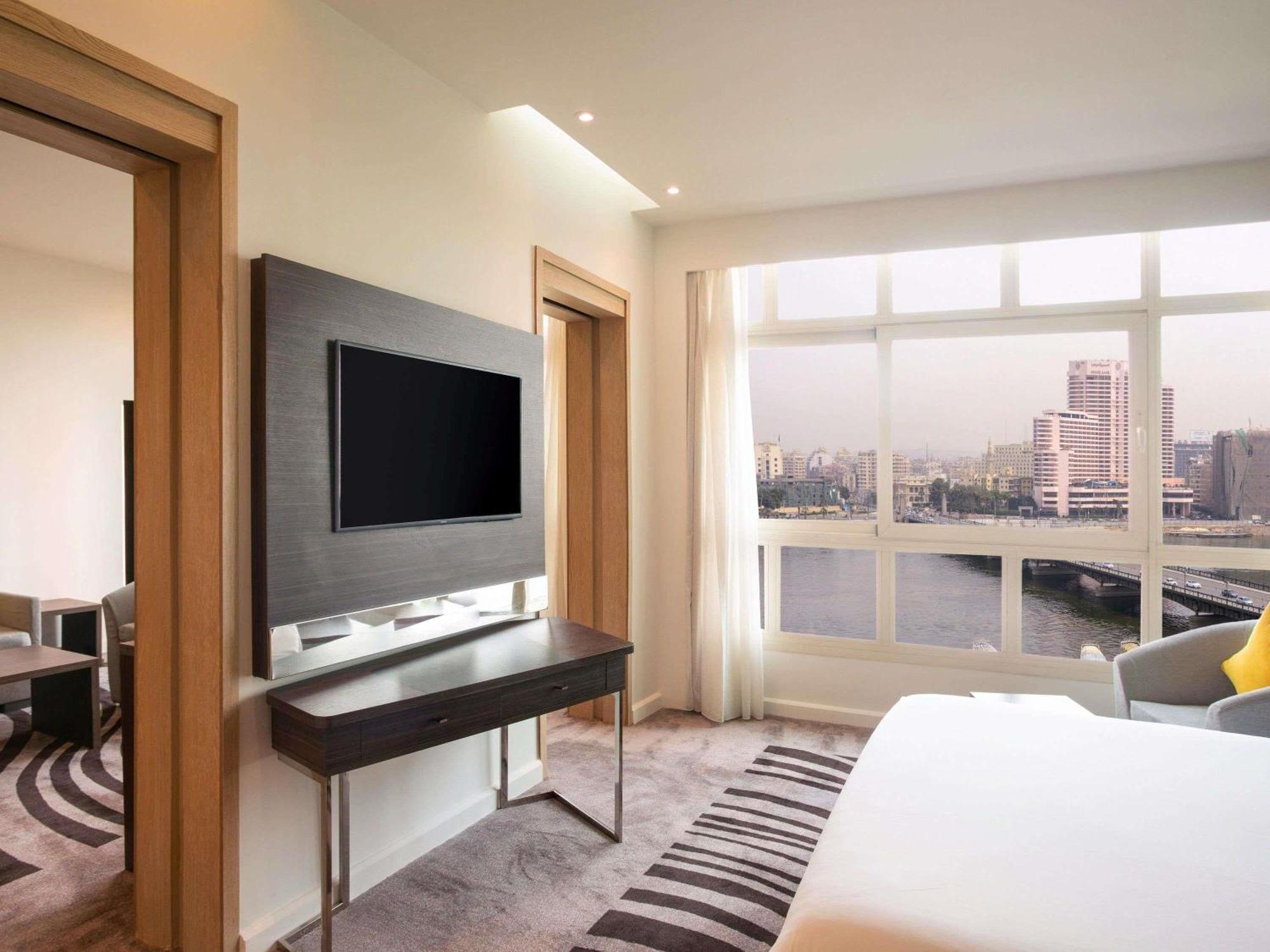 Suite Supérieure avec 1 Lit Double et Canapé - Côté Fleuve