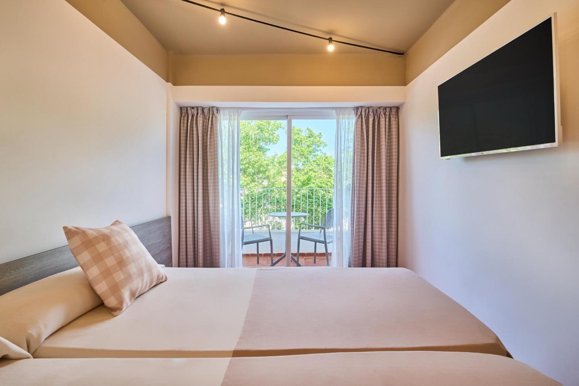 Doppelzimmer (2 Erwachsene und 1 Kind) – unbegrenzter Brunch