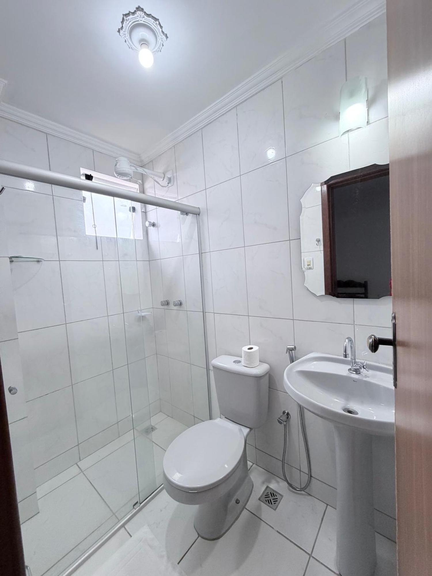 Quarto Deluxe com 1 Cama de Casal e 2 Camas de Solteiro