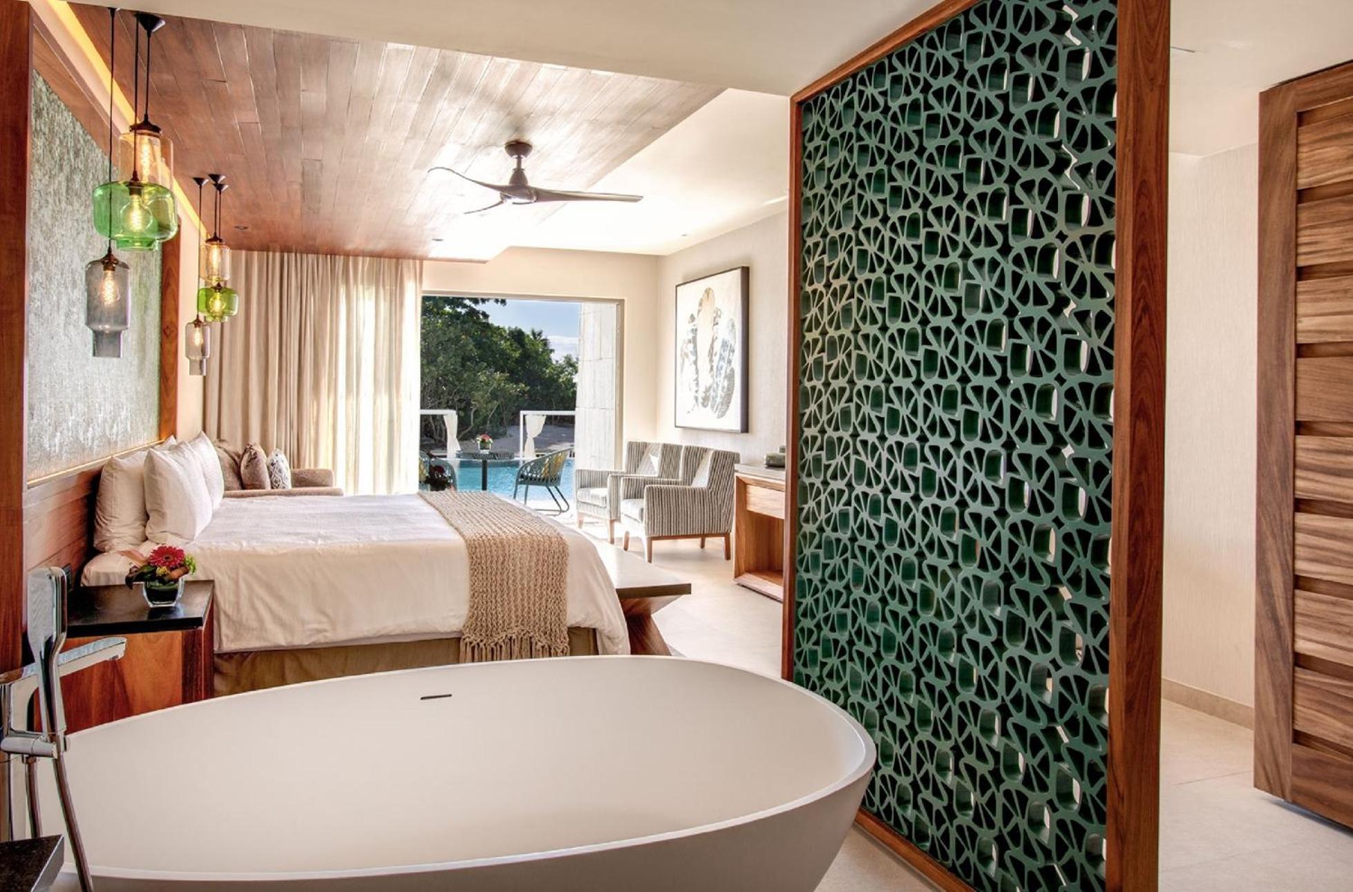 Swim Out Family Master Suite,1279072552:JPEG