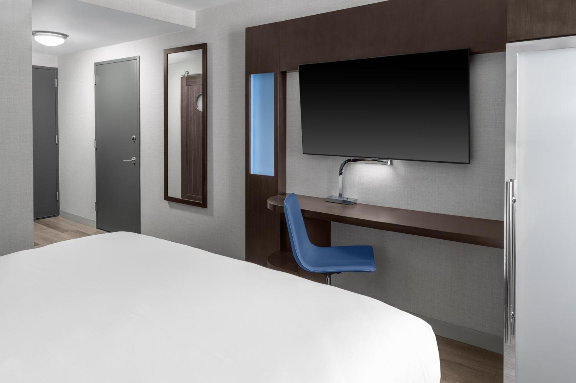 King Room - Mobility and Hearing Accessible with Roll-in Shower