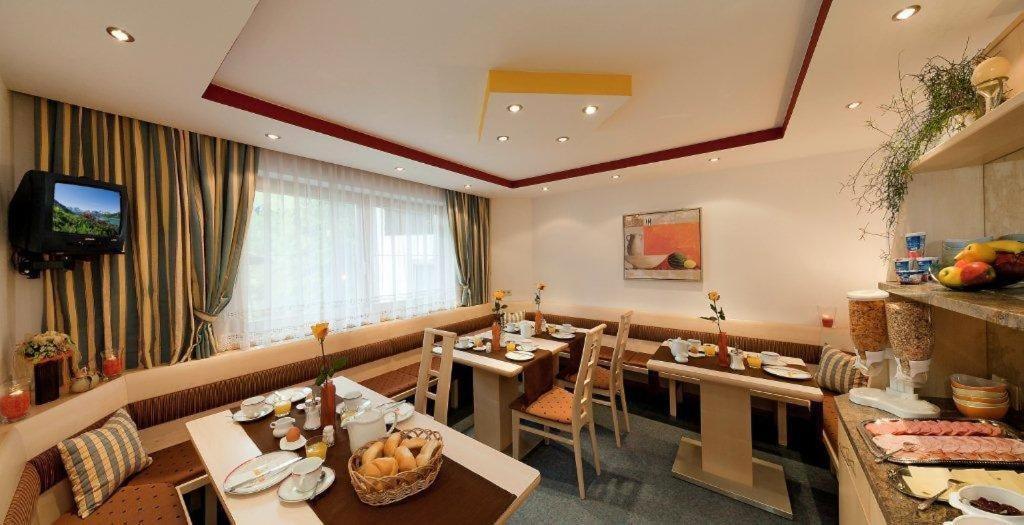 Doppelzimmer mit Balkon