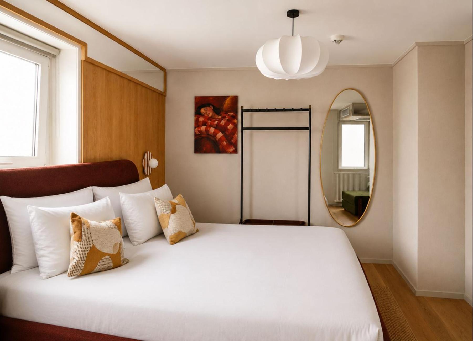 Urban Triple Room