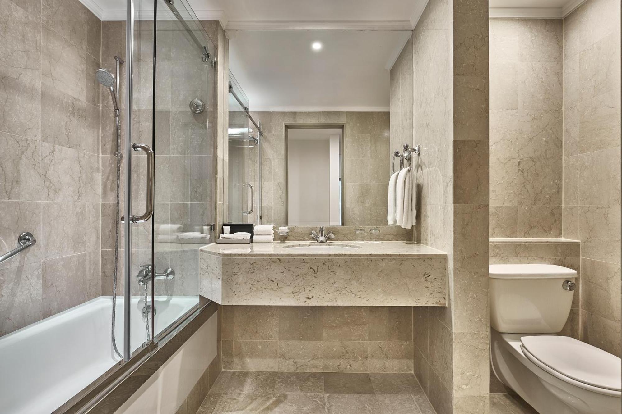 Deluxe Mayfair Twin