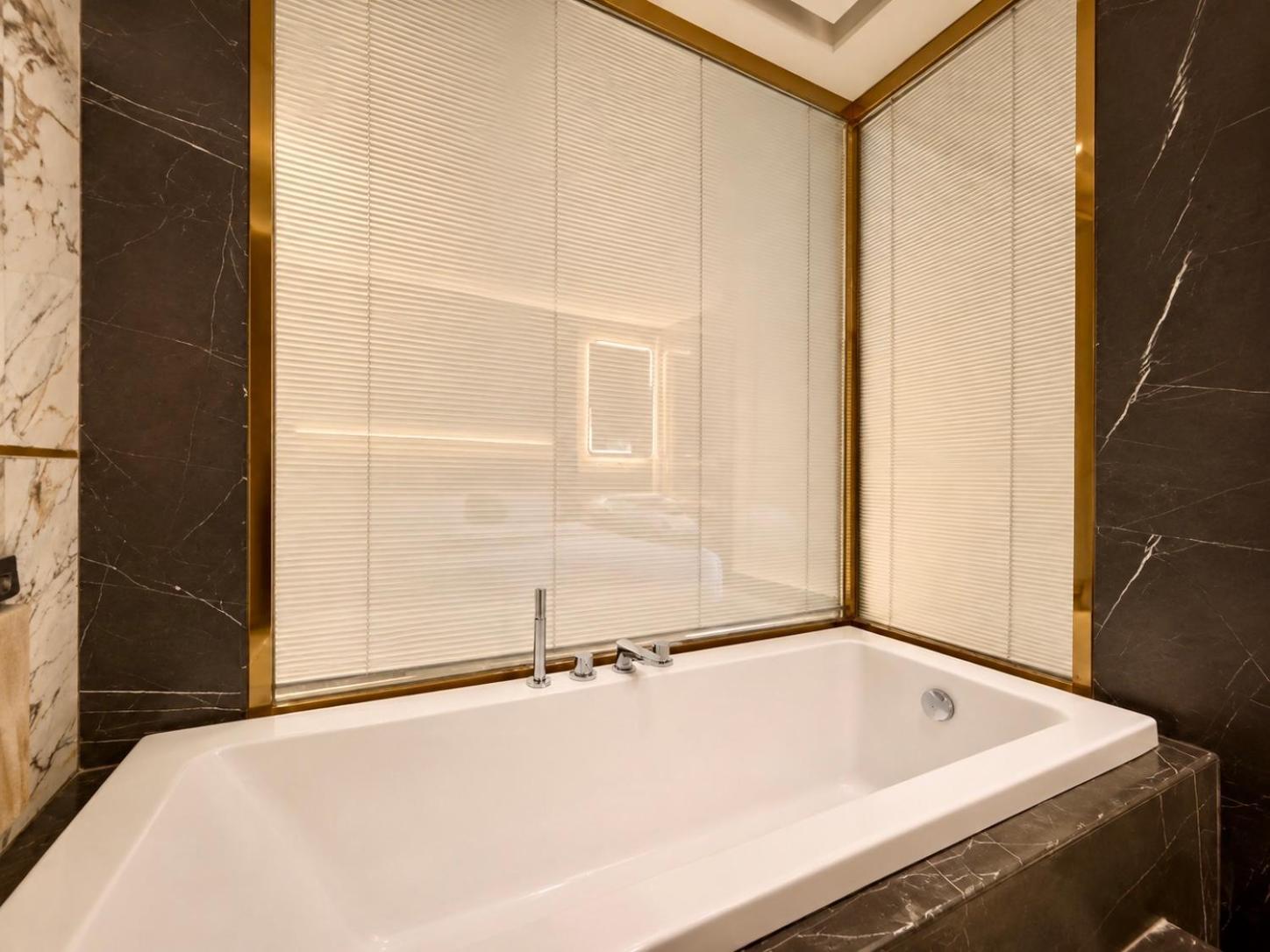 Suite Hot Tub