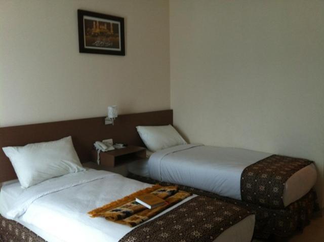 Quarto com Cama de Casal ou 2 de Solteiro