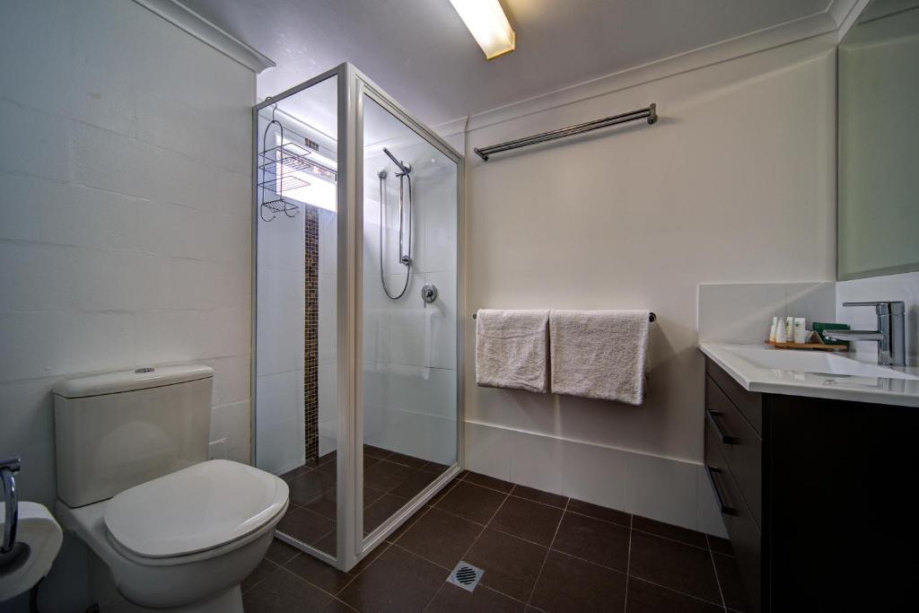 Two-Bedroom Apartment - Lake View - 2 Night min.