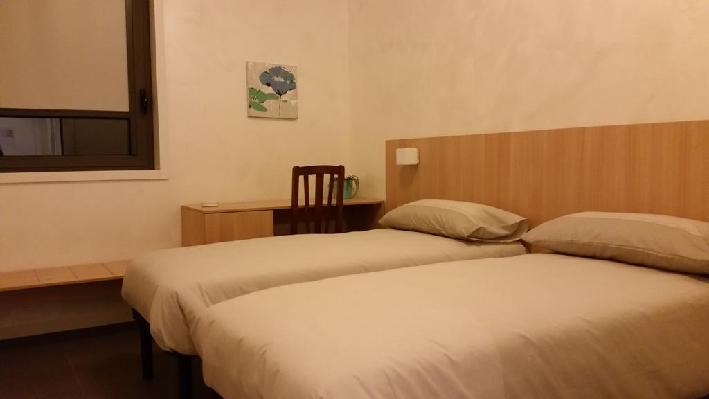 Twin Room Bathroom