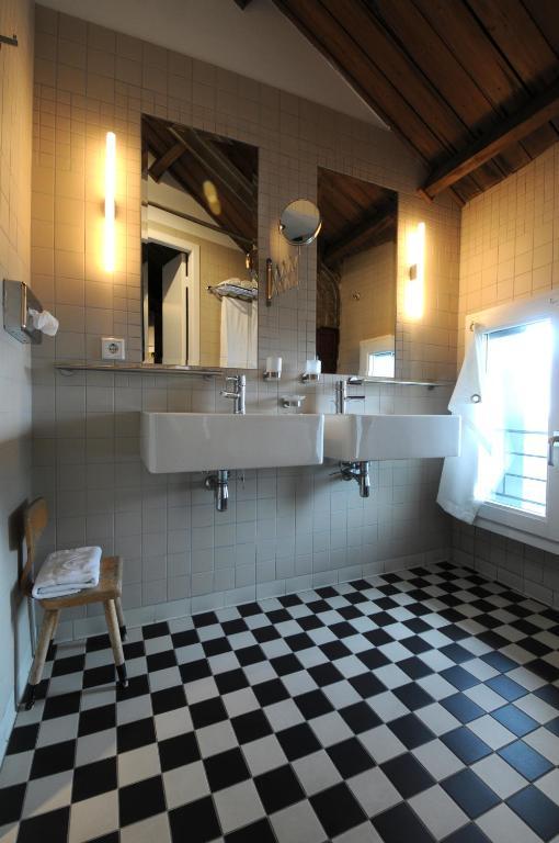 Double Room Reservoir