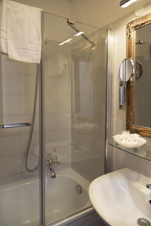 Chambre Double ou Lits Jumeaux