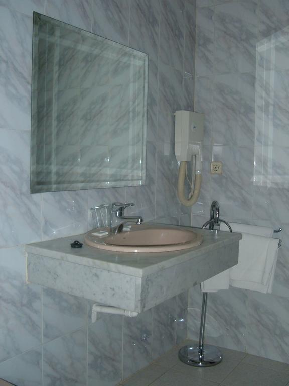 Single Room,1436375698:JPEG