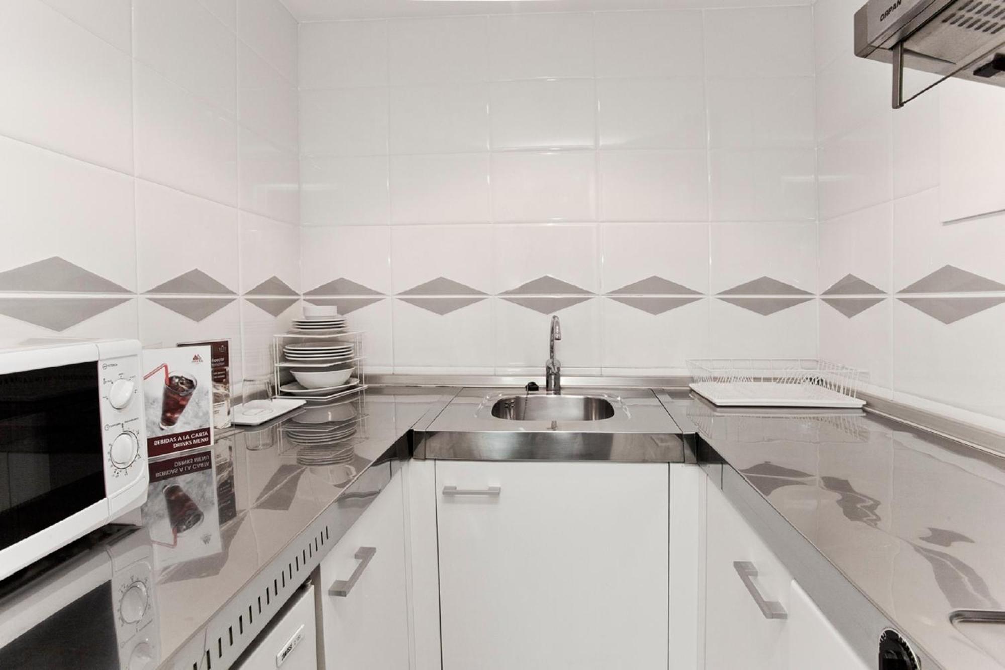 Triple Room,695530524:JPEG