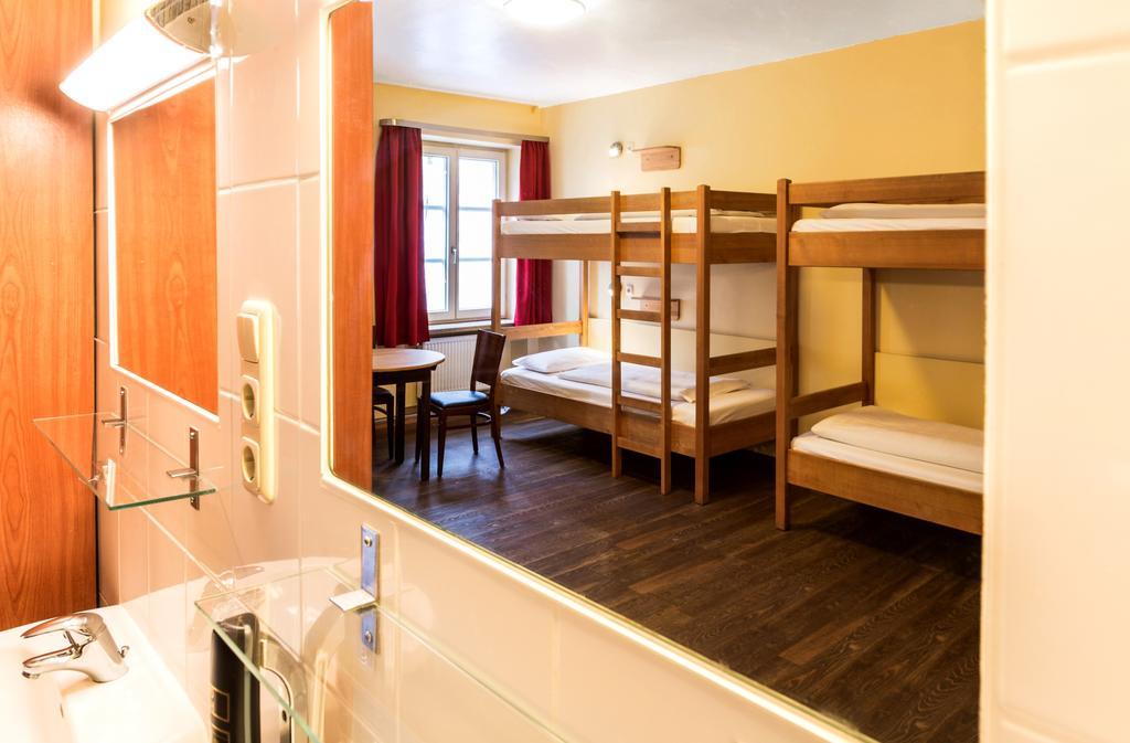 Camera Quadrupla con Bagno in Comune