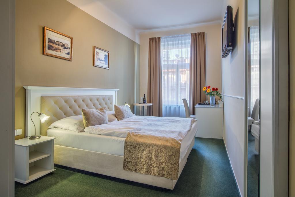 Standard Double Room,765541756:JPEG