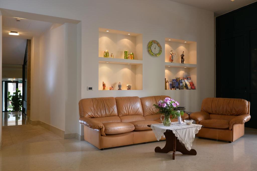 Economy Single Room,1216054444:JPEG