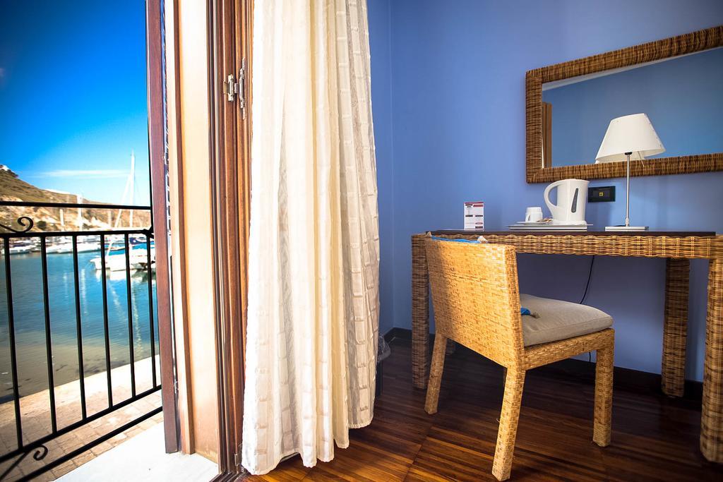 Deluxe Double Room Sea View,399738732:JPEG