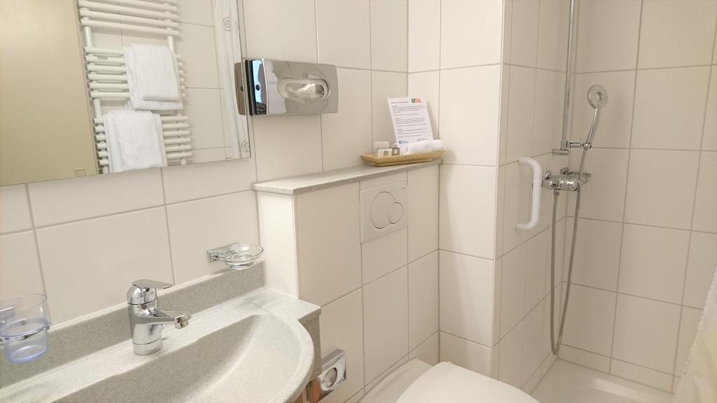 Zweibettzimmer mit Zustellbett