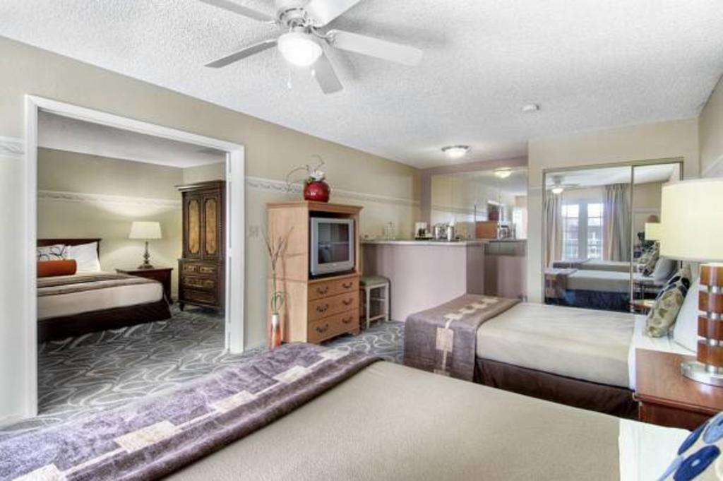 Deluxe Family Suite,536258877:JPEG