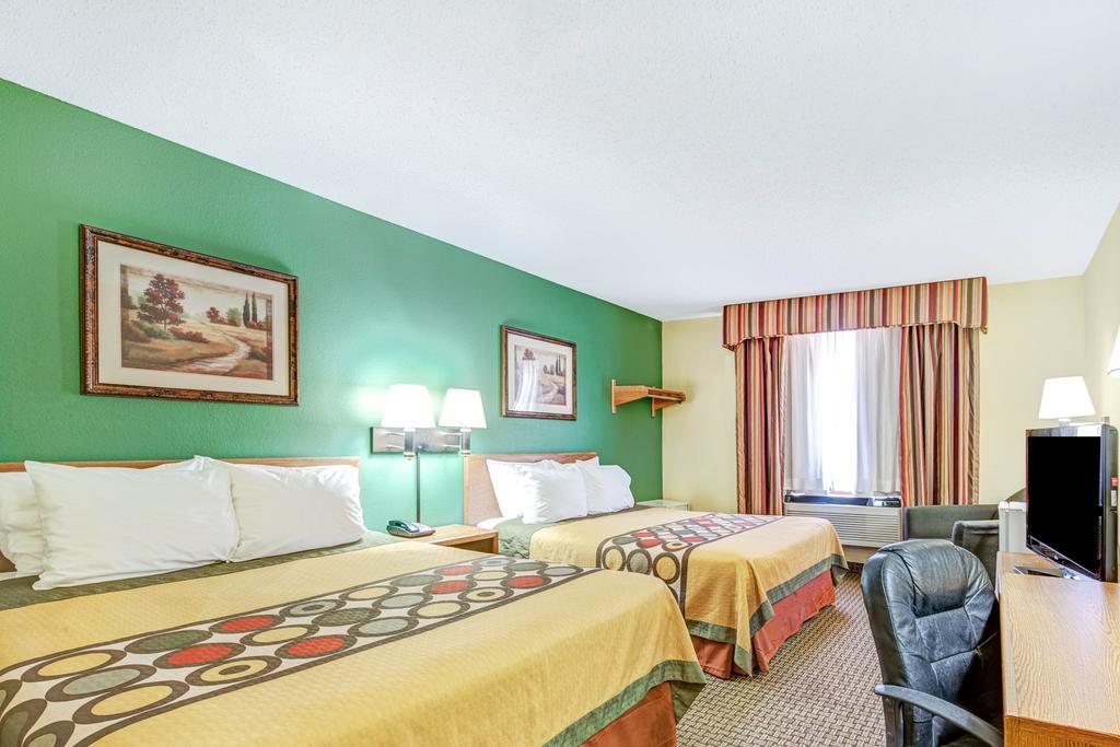 Queen Room with Two Queen Beds - Non-Smoking
