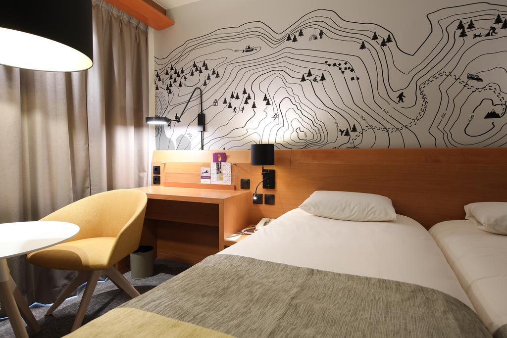 Standard Room with Two Single Beds