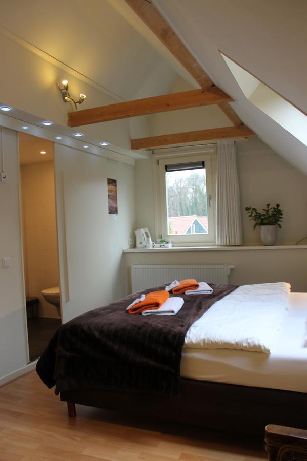Small Double Room,519888933:JPEG