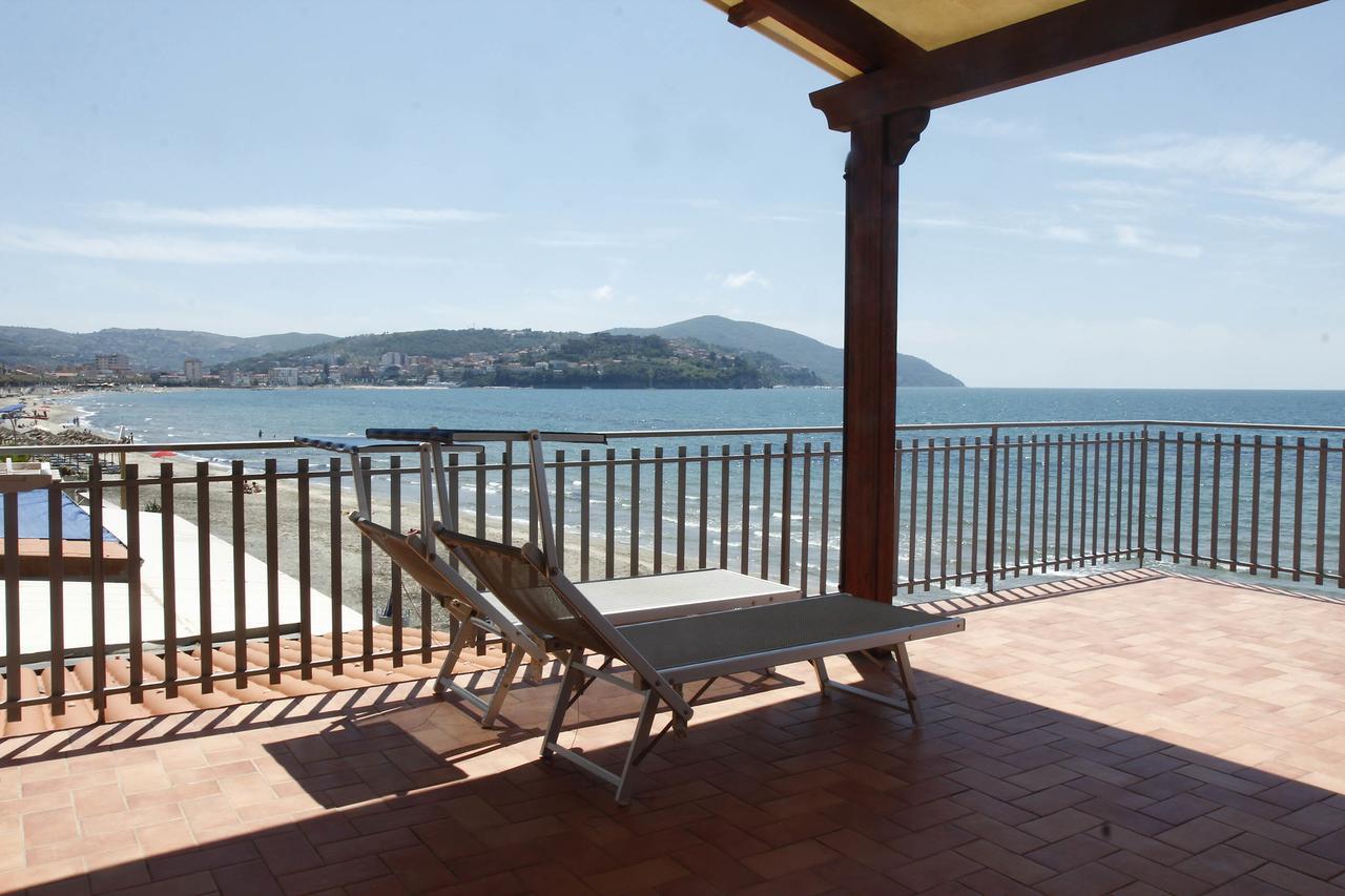 Triple Room with Terrace