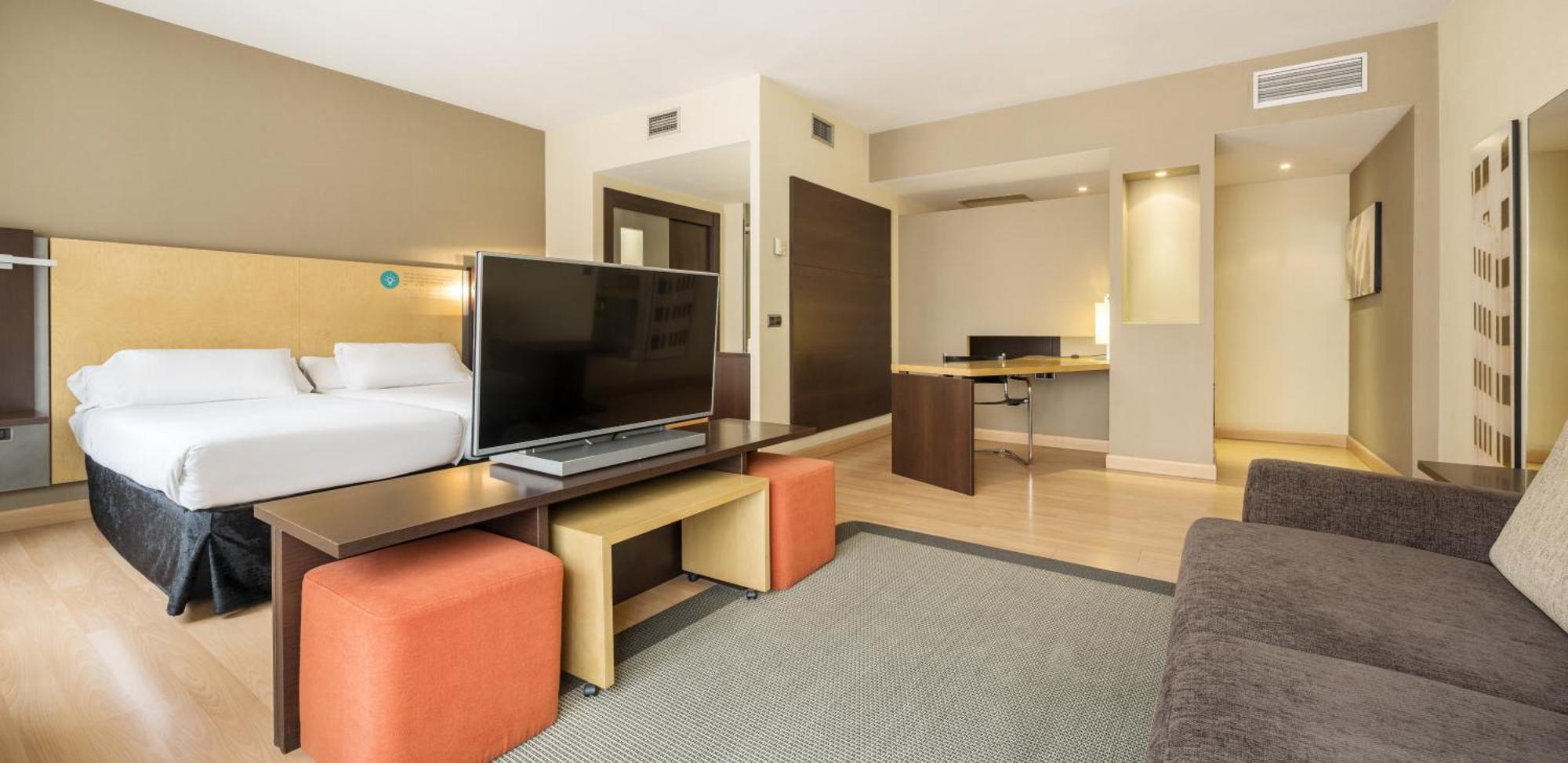 Family Room (2 Adults + 2 Children)