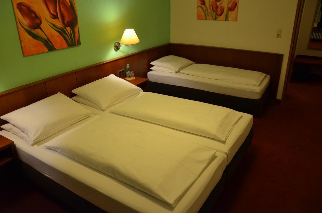 Comfort Triple Room