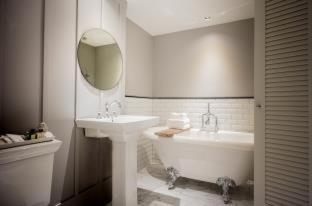 Deluxe Room - King Bed,586797864:JPEG