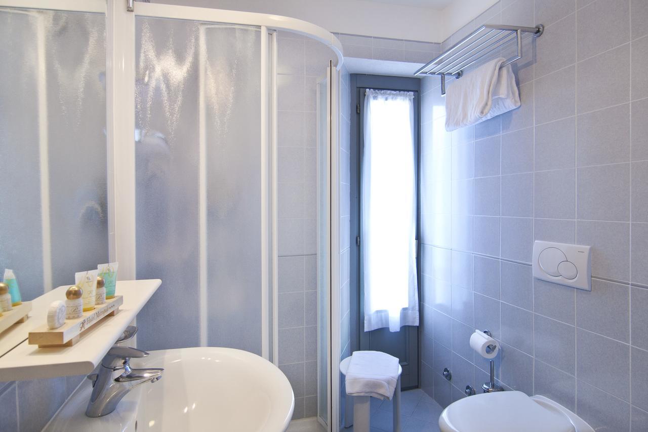 Doppel-/Zweibettzimmer mit Seeblick