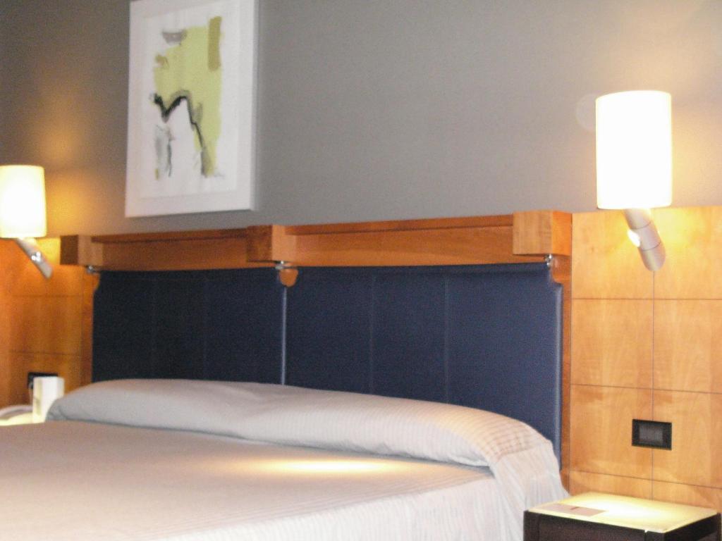 Twin Room with Sofa Bed,974649856:JPEG