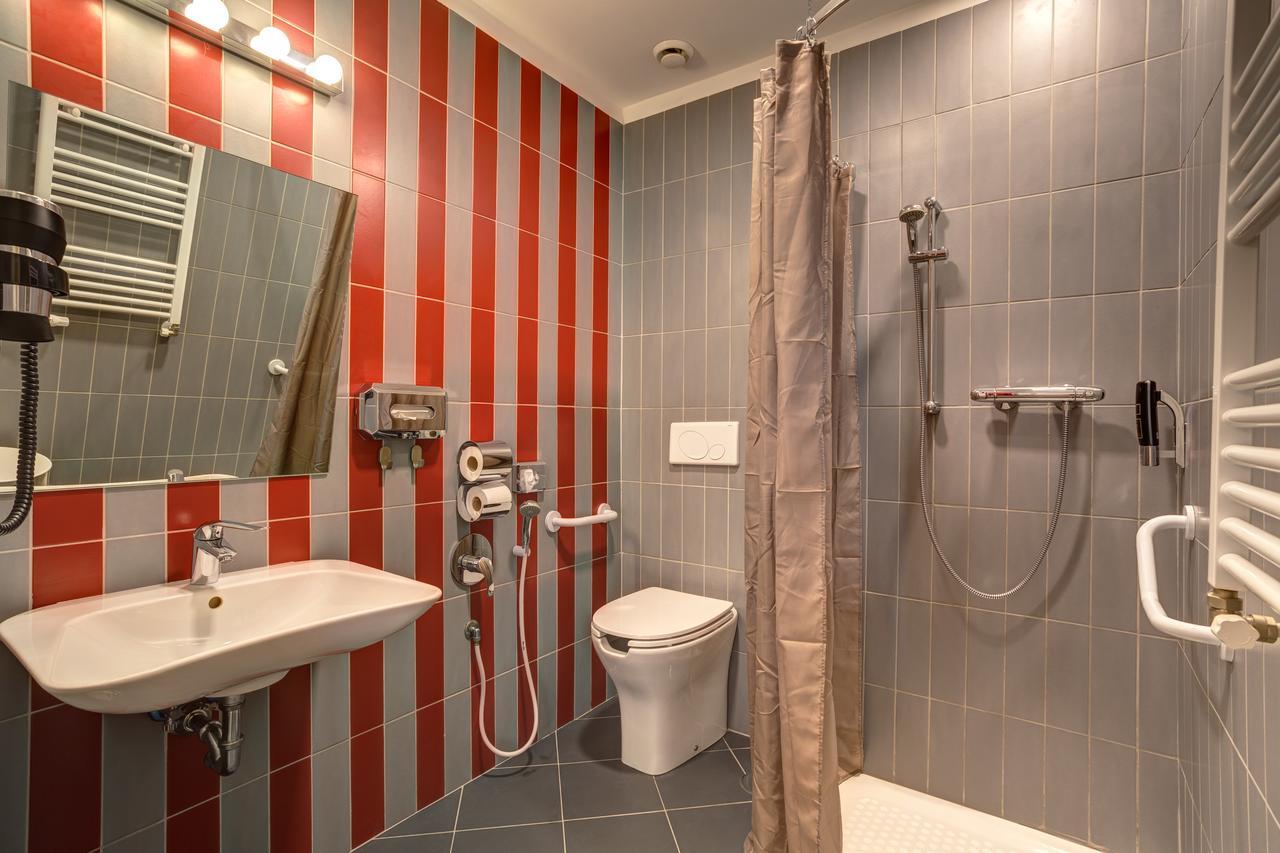 Bed in Vrouwenslaapzaal met 5 Bedden