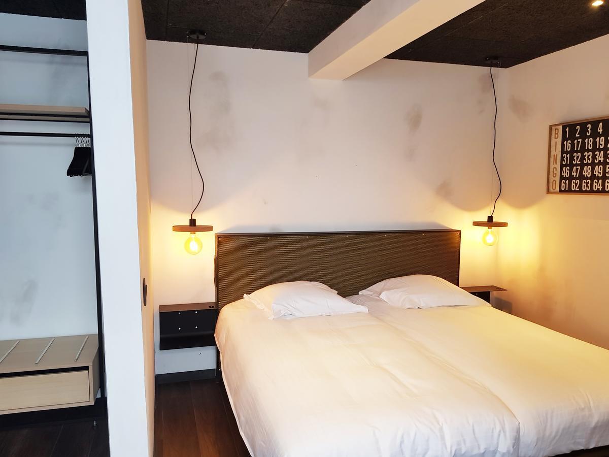 Extra Large Room