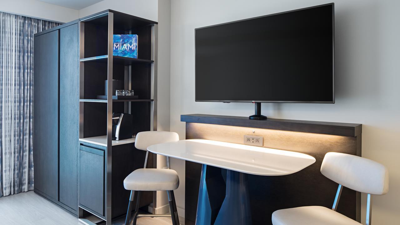 Queen Room with Two Queen Beds and Balcony,666266169:JPEG