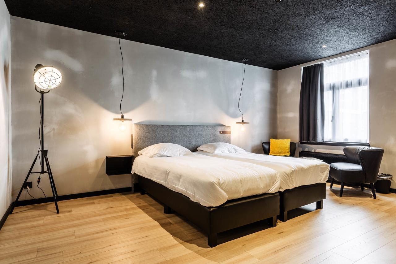 Large Room,669738024:JPEG