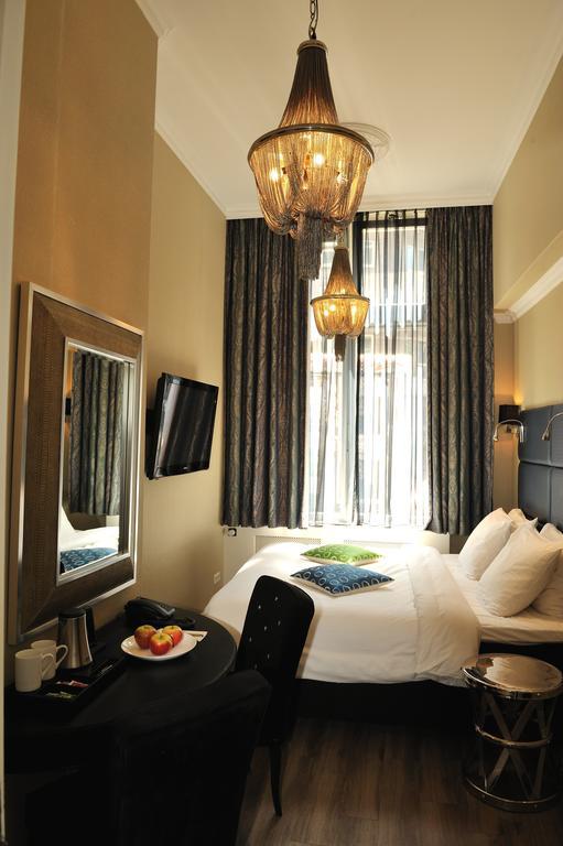 Double Room Street Side Ground Floor