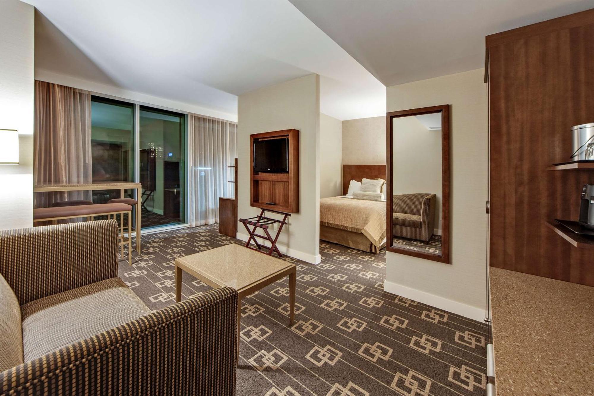 Suite Queen con 1 Camera da Letto - Piano Superiore
