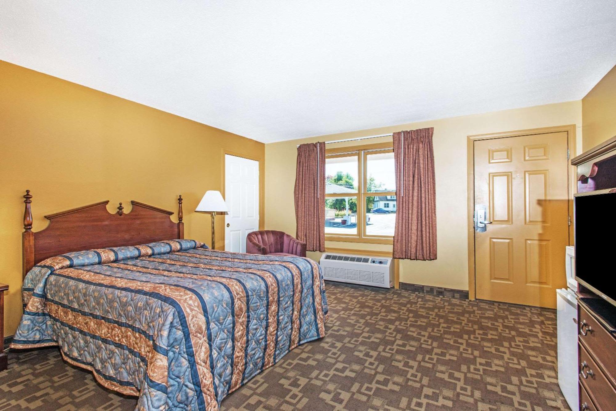 Queen Room - Non-Smoking